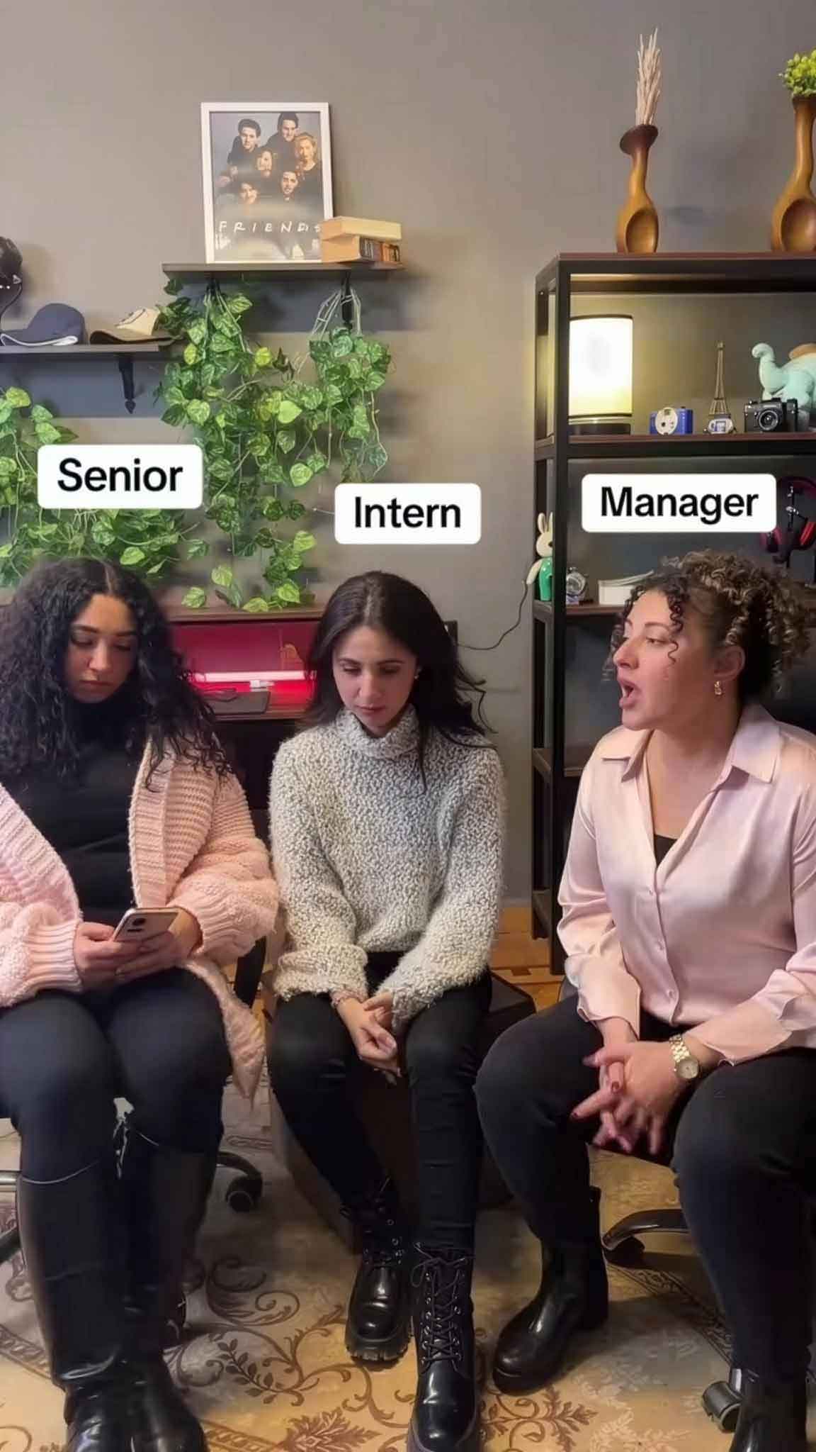Same kind of stress, different roles